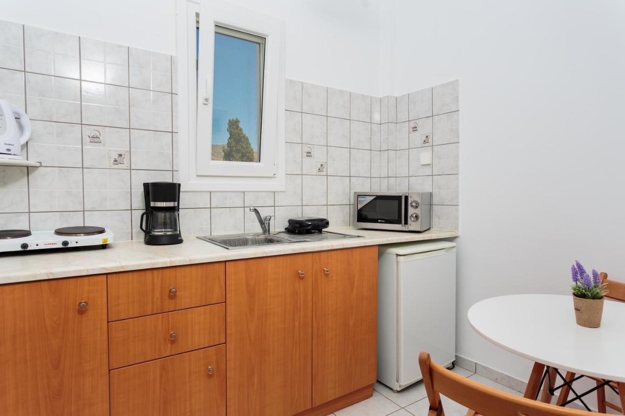 Tzane Studios & Apartments - Steps Away From Golden Beach Хриси-Акти Экстерьер фото