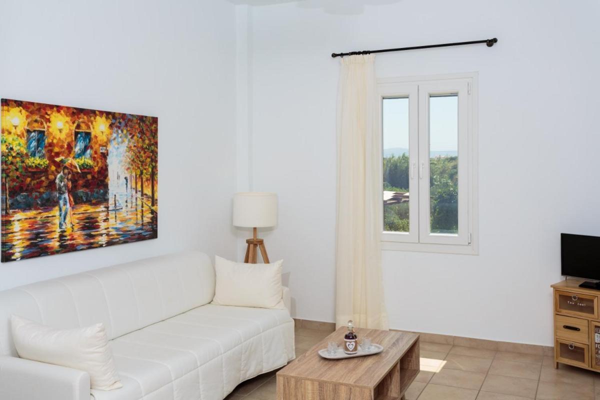 Tzane Studios & Apartments - Steps Away From Golden Beach Хриси-Акти Экстерьер фото