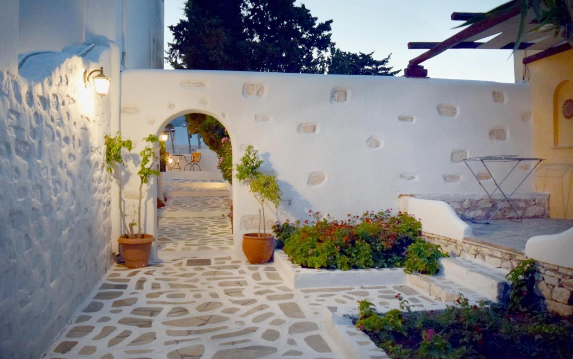 Tzane Studios & Apartments - Steps Away From Golden Beach Хриси-Акти Экстерьер фото